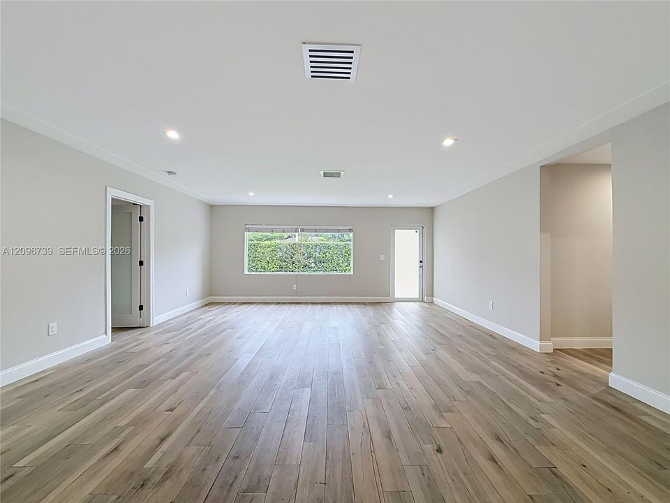 En Venta: $1,025,000 (3 camas, 3 baños, 1842 Pies cuadrados)