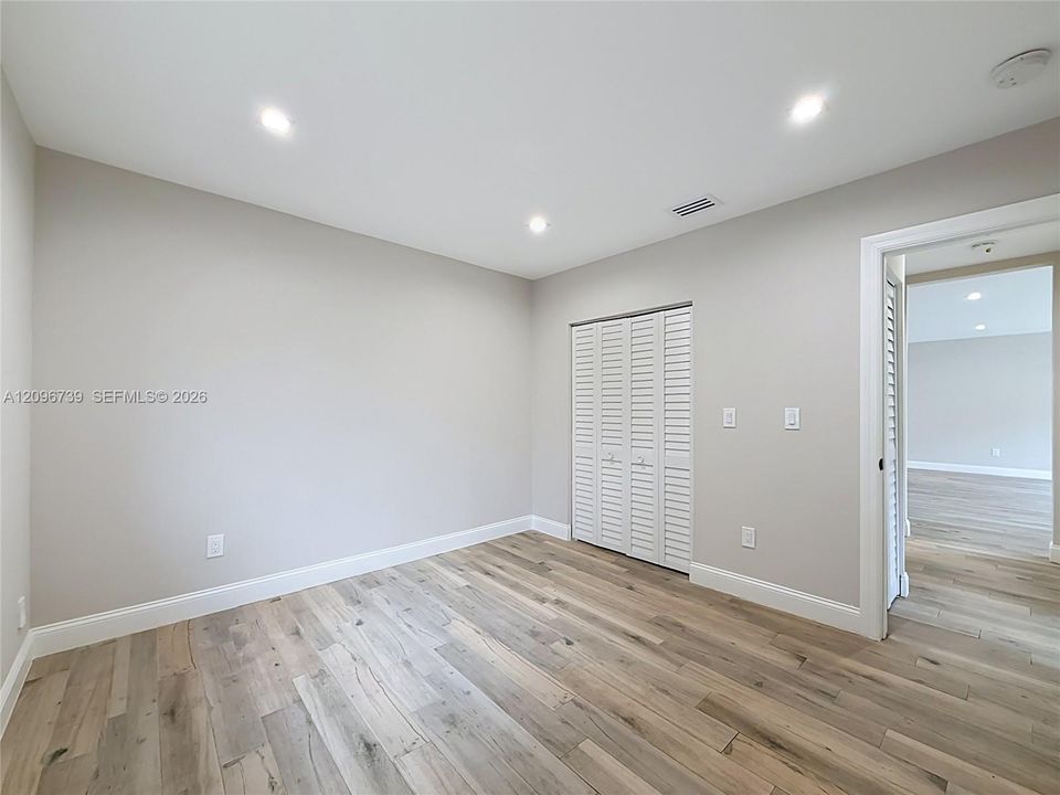 En Venta: $1,025,000 (3 camas, 3 baños, 1842 Pies cuadrados)