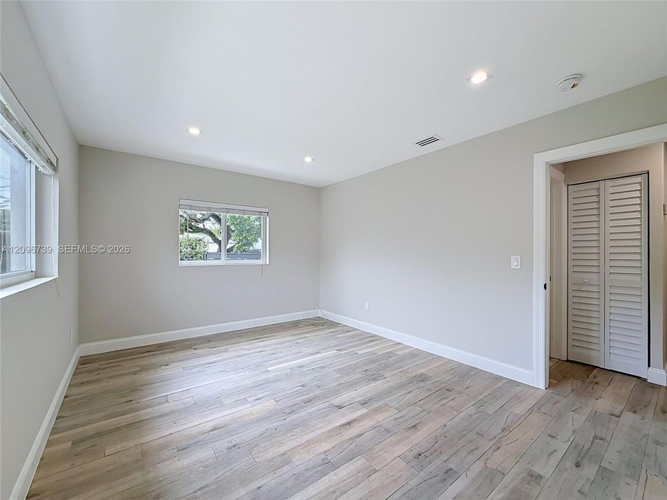 En Venta: $1,025,000 (3 camas, 3 baños, 1842 Pies cuadrados)