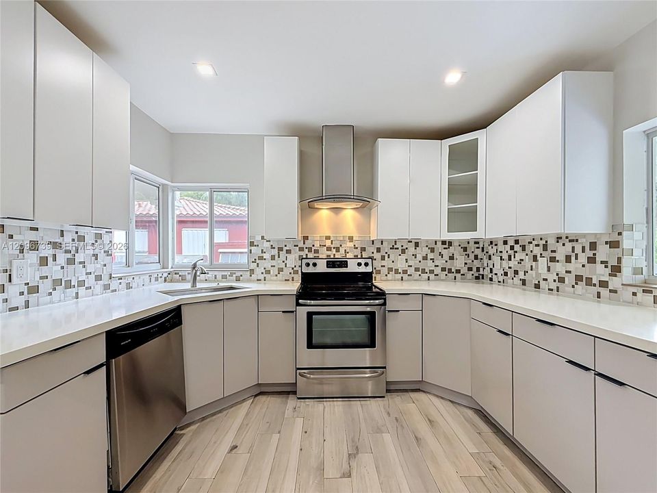 En Venta: $1,025,000 (3 camas, 3 baños, 1842 Pies cuadrados)