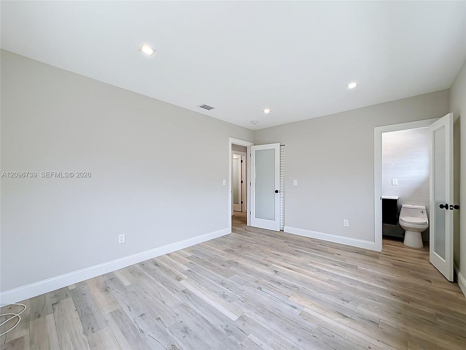 En Venta: $1,025,000 (3 camas, 3 baños, 1842 Pies cuadrados)