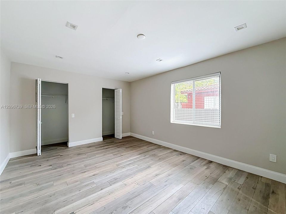 En Venta: $1,025,000 (3 camas, 3 baños, 1842 Pies cuadrados)