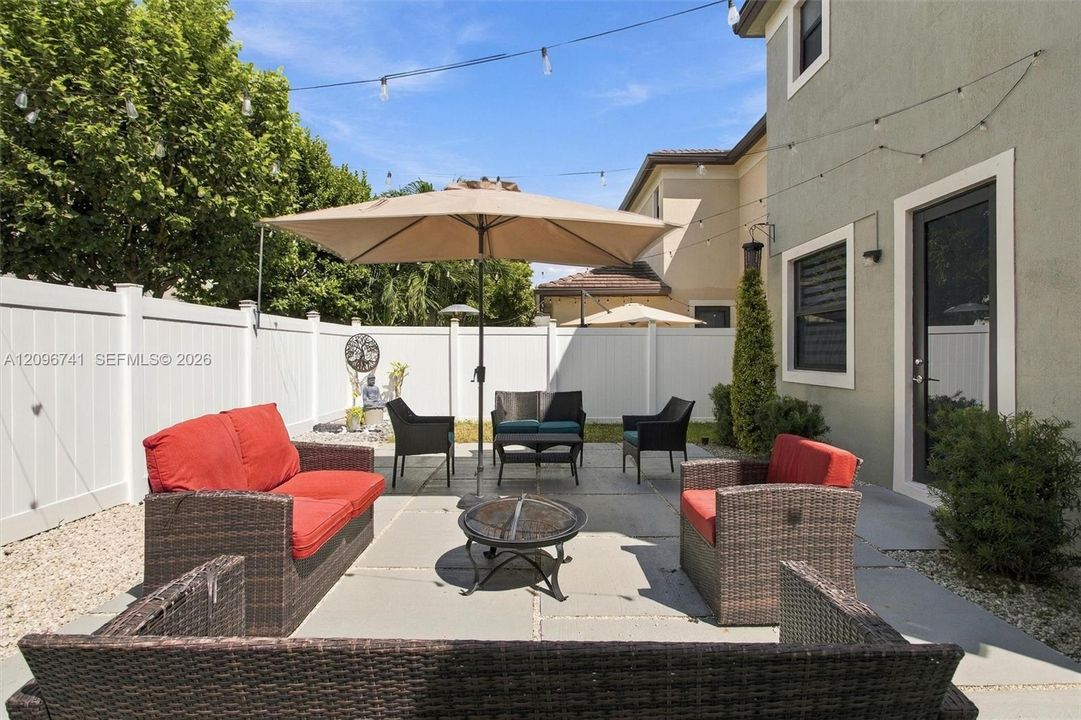 For Sale: $690,000 (4 beds, 3 baths, 2174 Square Feet)