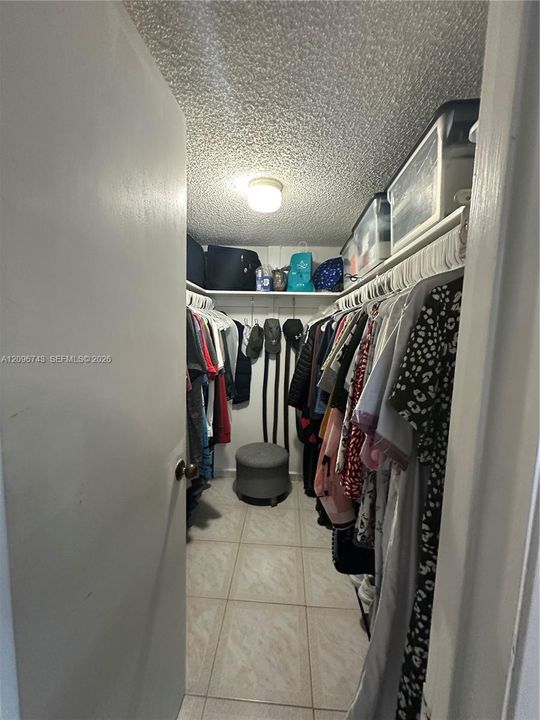 En Venta: $228,000 (2 camas, 2 baños, 960 Pies cuadrados)