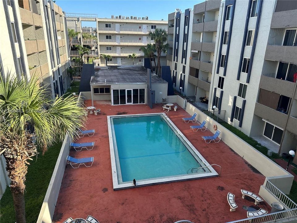 En Venta: $228,000 (2 camas, 2 baños, 960 Pies cuadrados)