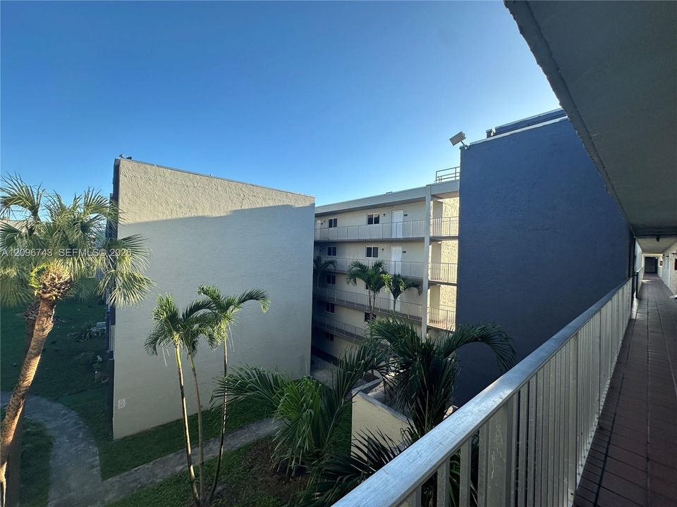 En Venta: $228,000 (2 camas, 2 baños, 960 Pies cuadrados)