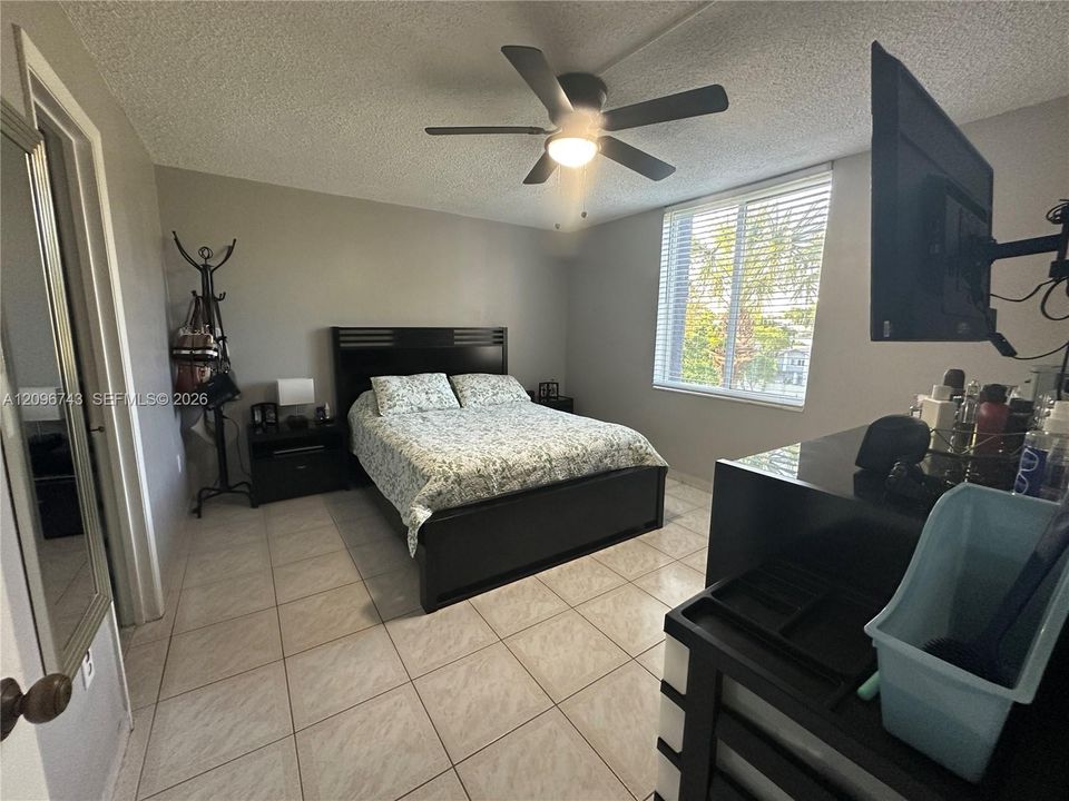 En Venta: $228,000 (2 camas, 2 baños, 960 Pies cuadrados)