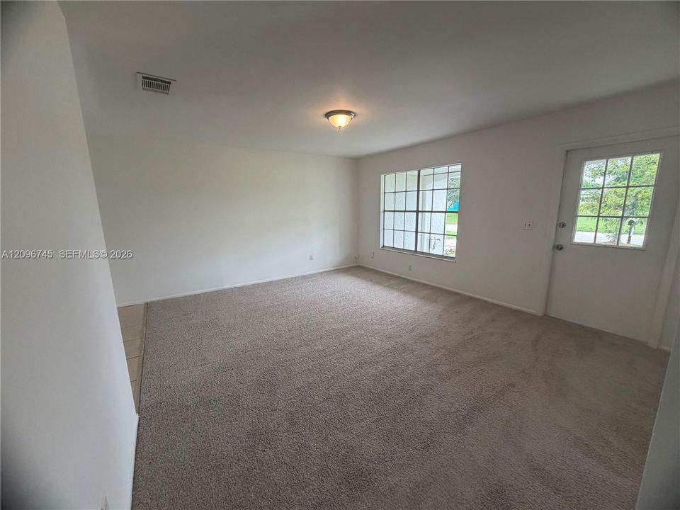 For Sale: $290,000 (3 beds, 2 baths, 1476 Square Feet)