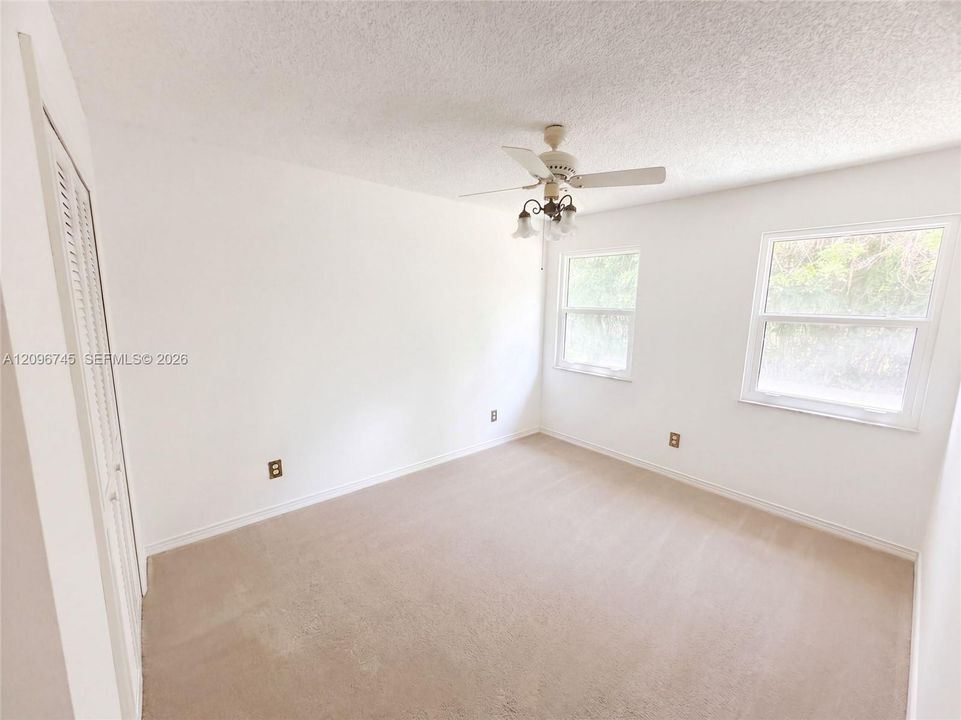 For Sale: $290,000 (3 beds, 2 baths, 1476 Square Feet)
