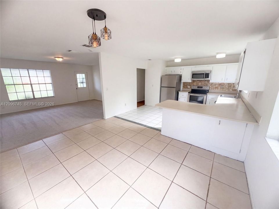 For Sale: $290,000 (3 beds, 2 baths, 1476 Square Feet)