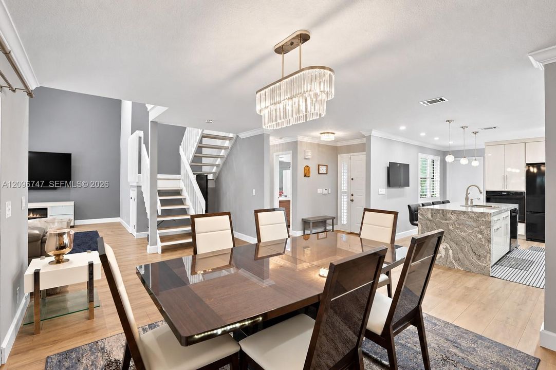 For Sale: $585,000 (3 beds, 3 baths, 2183 Square Feet)