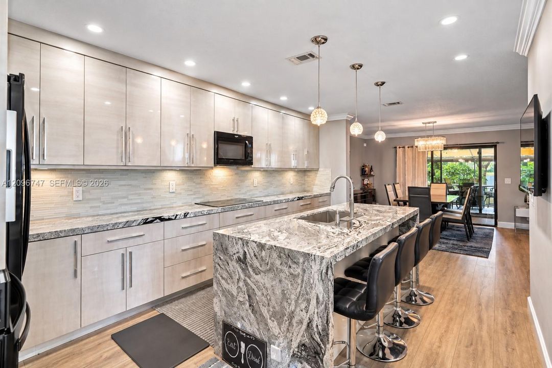 For Sale: $585,000 (3 beds, 3 baths, 2183 Square Feet)