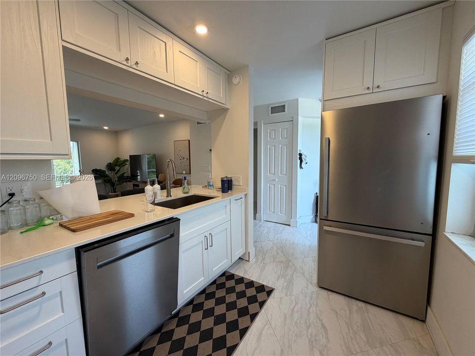For Rent: $1,650 (1 beds, 1 baths, 785 Square Feet)