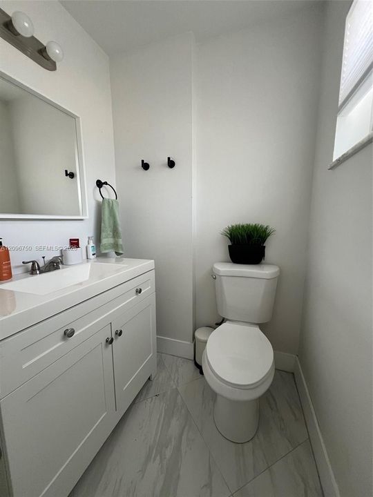 For Rent: $1,650 (1 beds, 1 baths, 785 Square Feet)