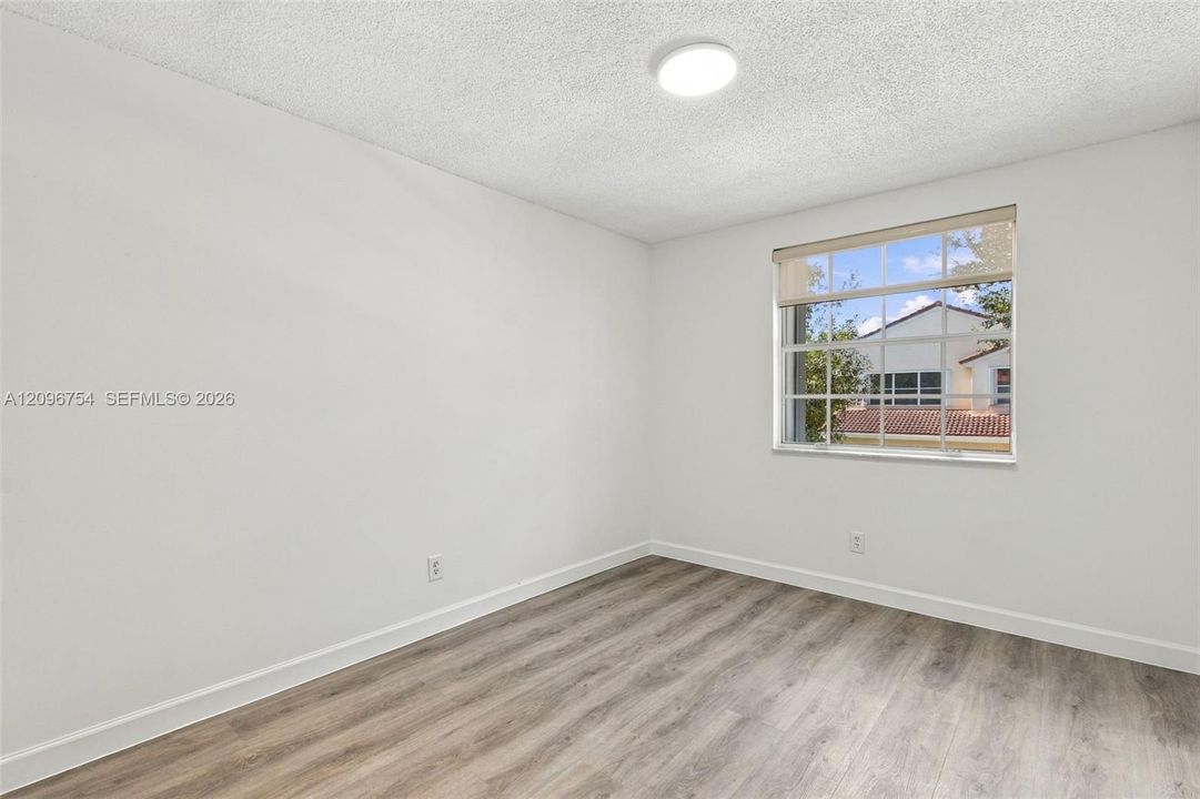 En Venta: $720,000 (4 camas, 2 baños, 1692 Pies cuadrados)