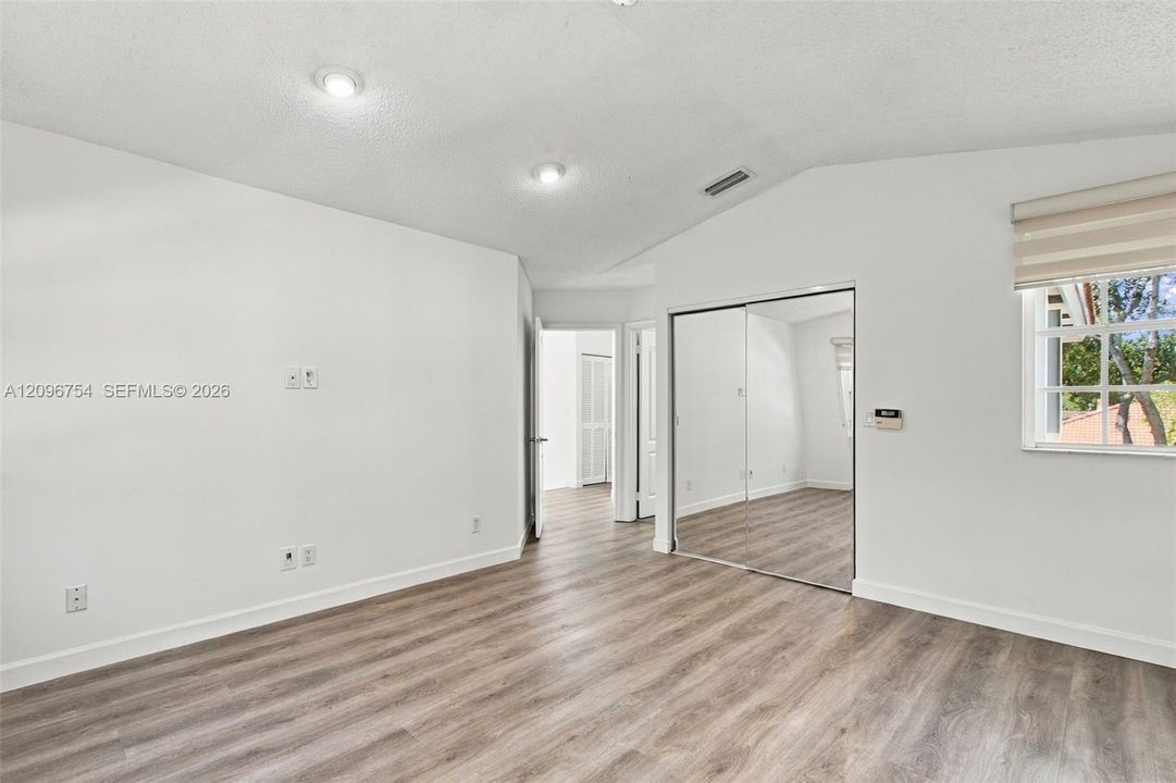 En Venta: $720,000 (4 camas, 2 baños, 1692 Pies cuadrados)