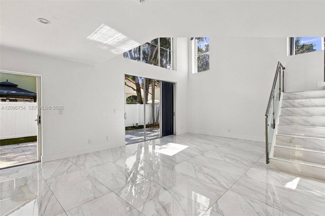 En Venta: $720,000 (4 camas, 2 baños, 1692 Pies cuadrados)