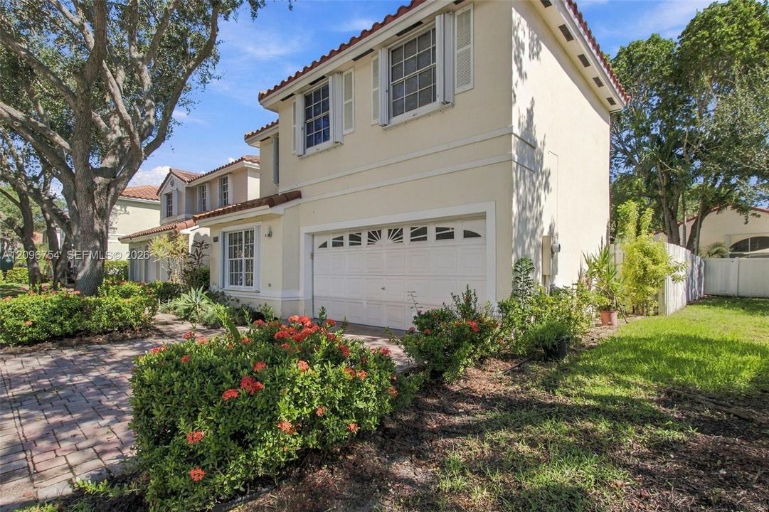En Venta: $720,000 (4 camas, 2 baños, 1692 Pies cuadrados)