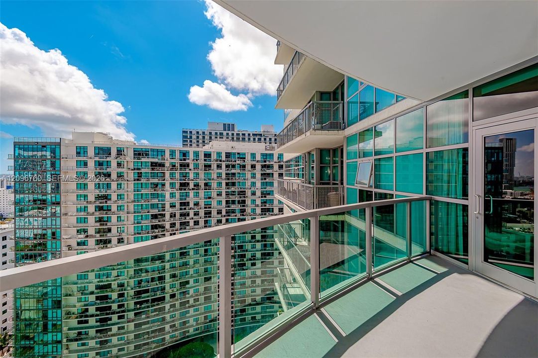For Rent: $3,970 (1 beds, 1 baths, 861 Square Feet)