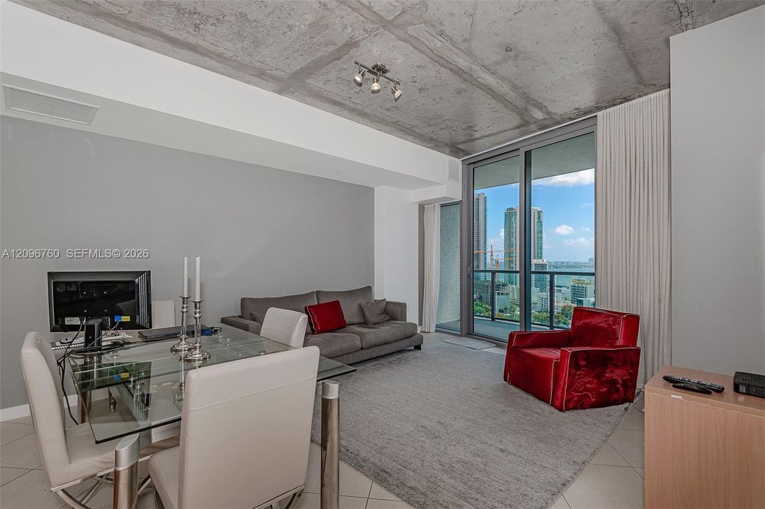 For Rent: $3,970 (1 beds, 1 baths, 861 Square Feet)