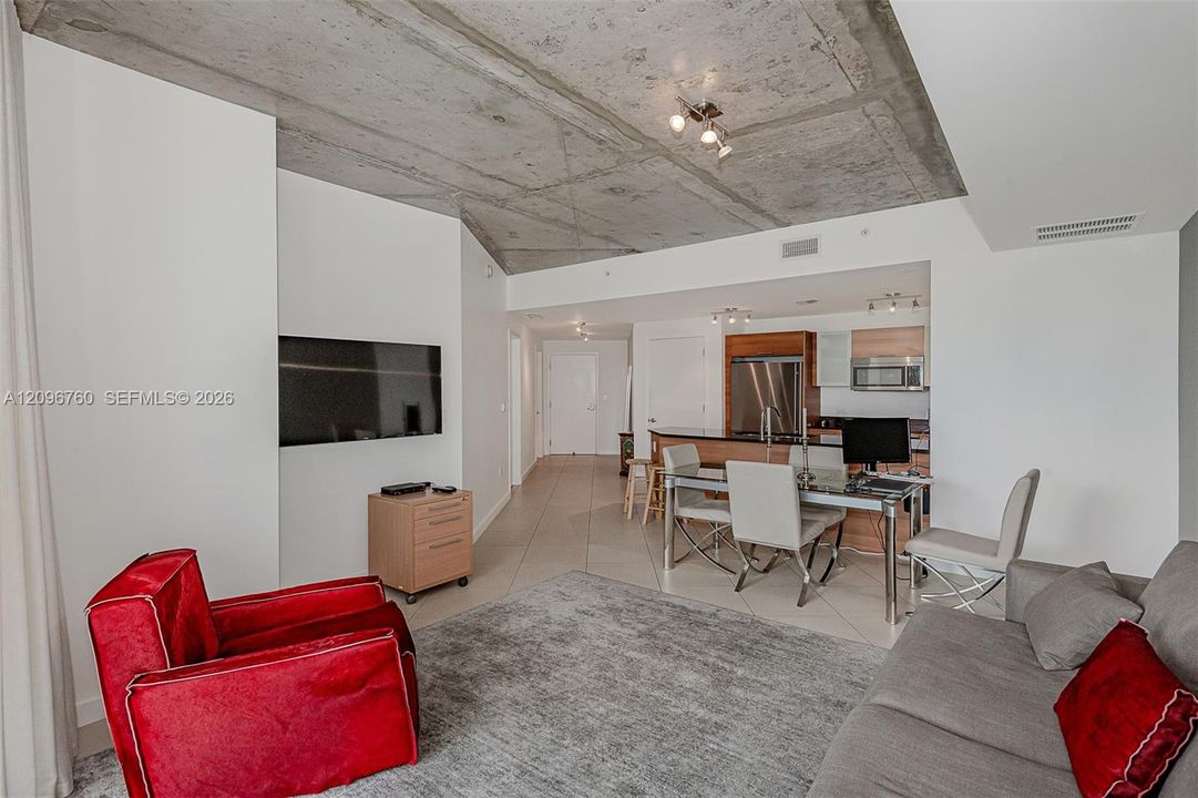 For Rent: $3,970 (1 beds, 1 baths, 861 Square Feet)