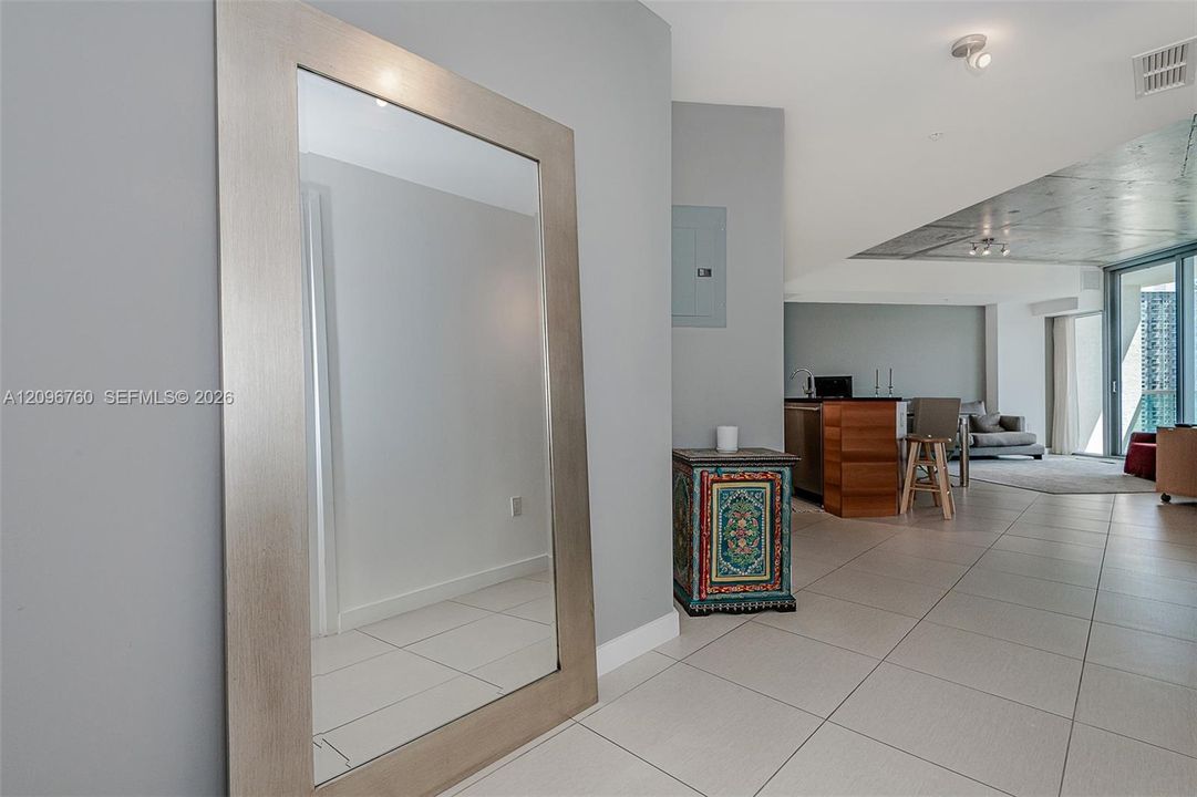 For Rent: $3,970 (1 beds, 1 baths, 861 Square Feet)