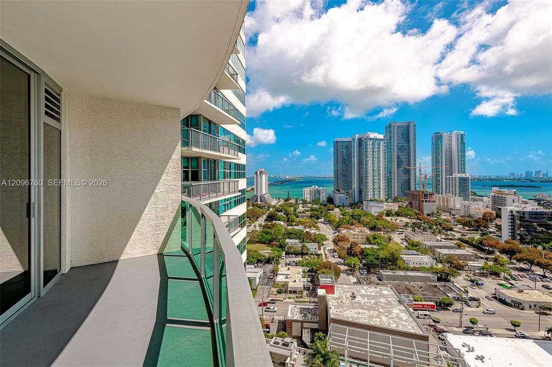 For Rent: $3,970 (1 beds, 1 baths, 861 Square Feet)