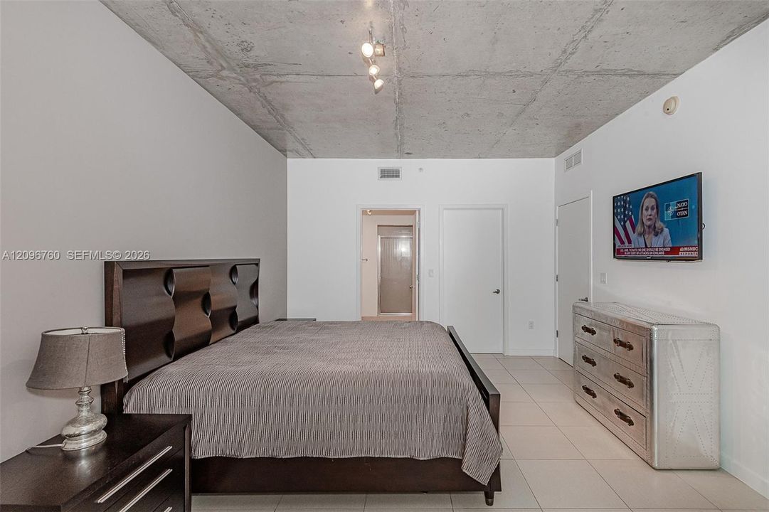 For Rent: $3,970 (1 beds, 1 baths, 861 Square Feet)