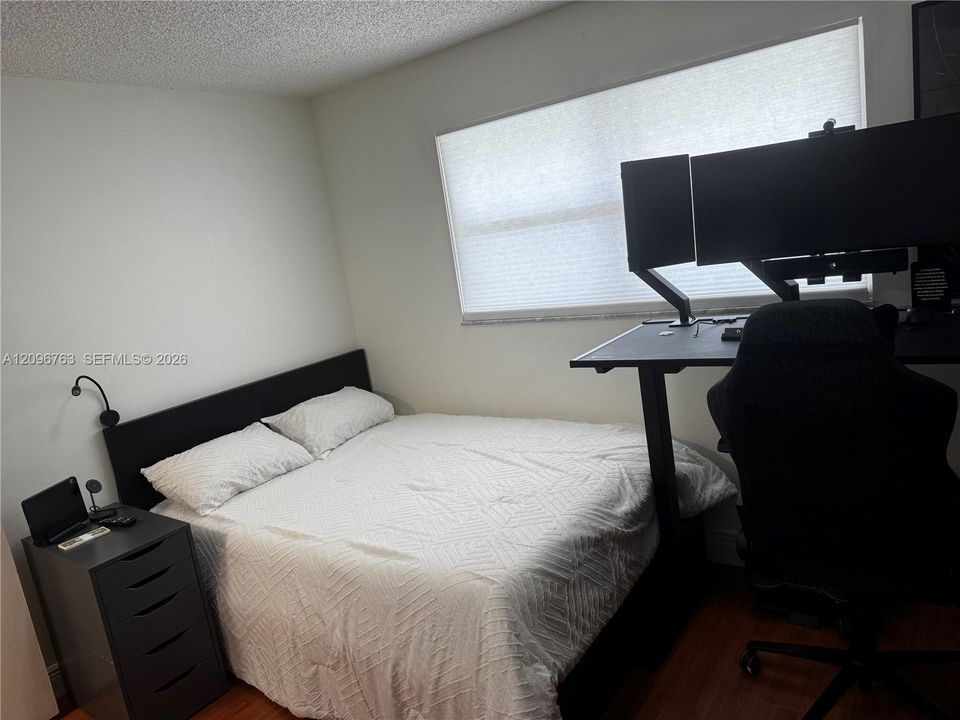 В аренду: $1,800 (2 спален, 2 ванн, 850 Квадратных фут)