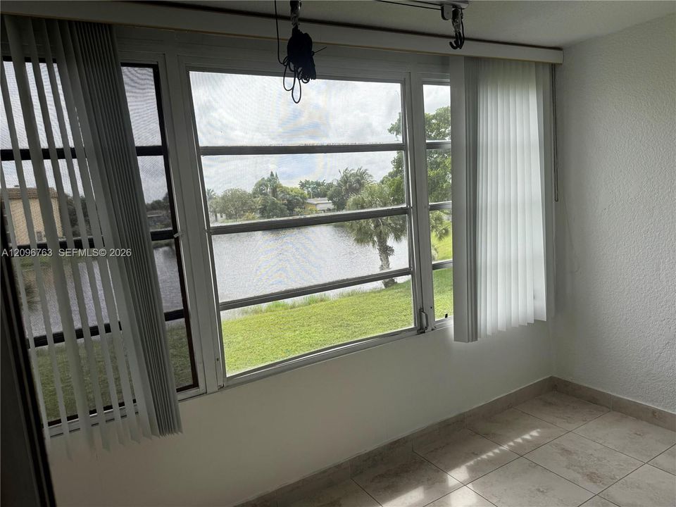 В аренду: $1,800 (2 спален, 2 ванн, 850 Квадратных фут)