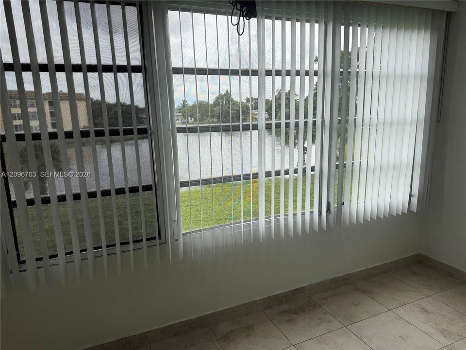 В аренду: $1,800 (2 спален, 2 ванн, 850 Квадратных фут)