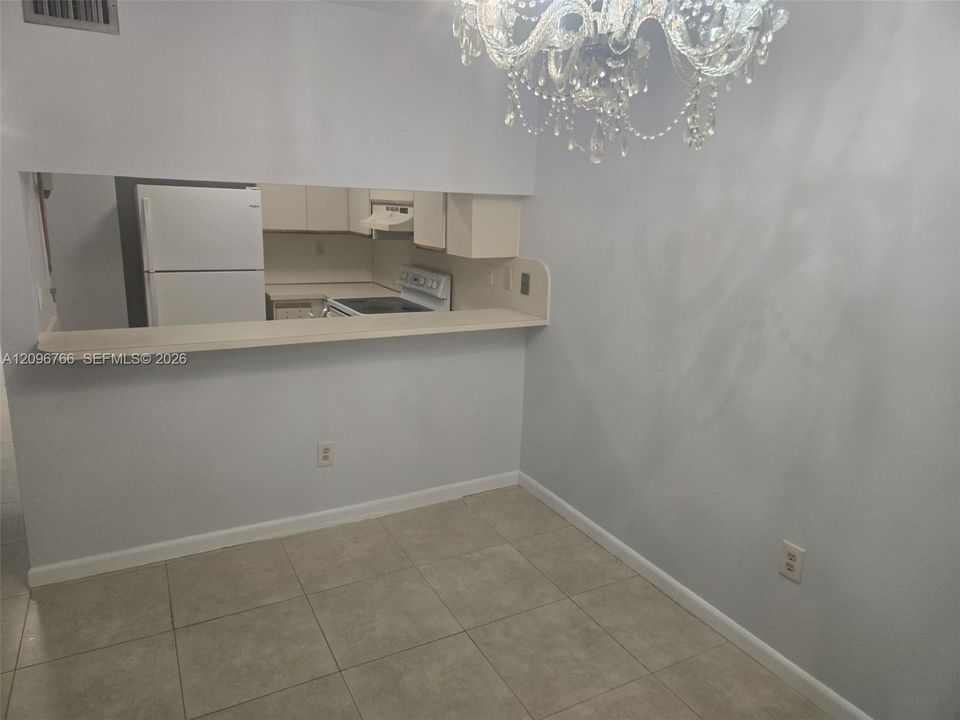 En Venta: $309,000 (2 camas, 2 baños, 944 Pies cuadrados)