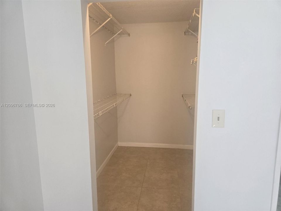 En Venta: $309,000 (2 camas, 2 baños, 944 Pies cuadrados)