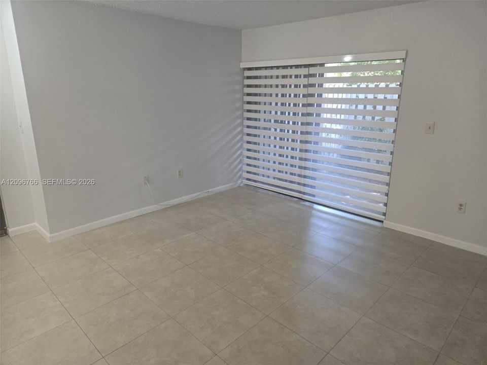 En Venta: $309,000 (2 camas, 2 baños, 944 Pies cuadrados)