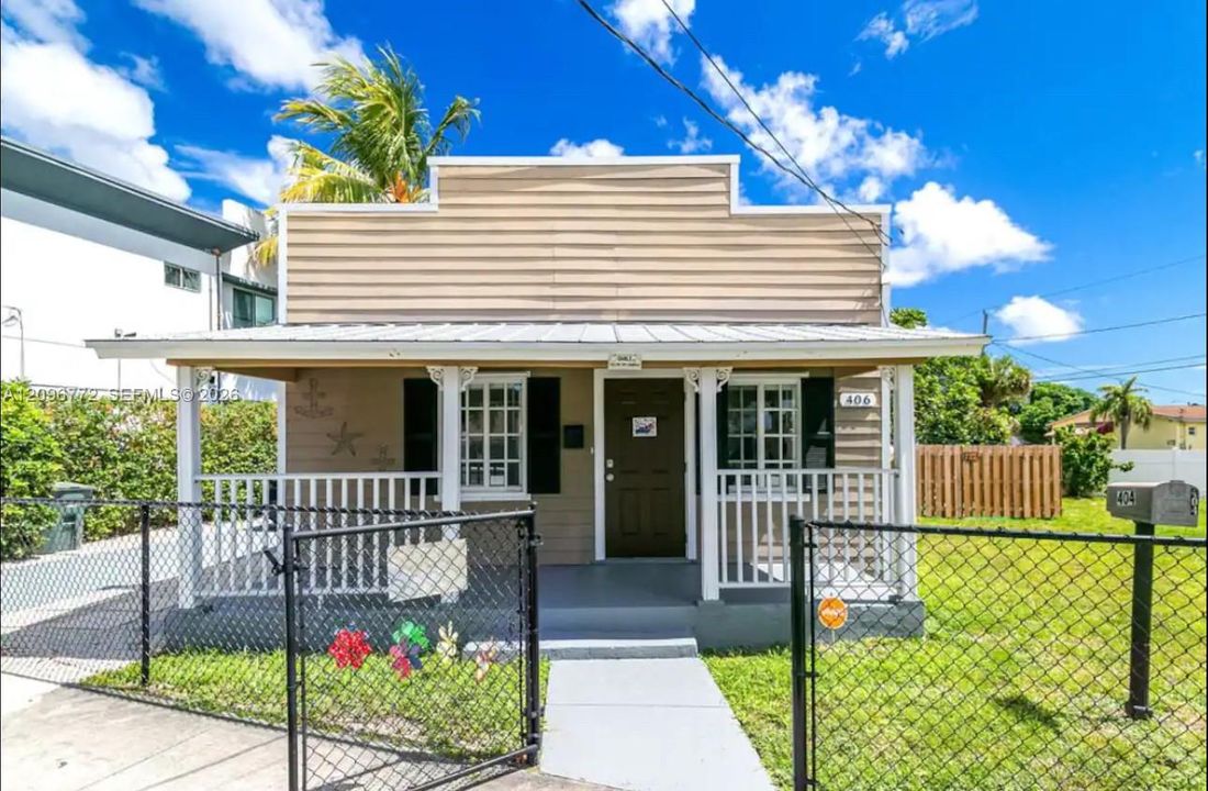 For Sale: $389,000 (3 beds, 2 baths, 1053 Square Feet)