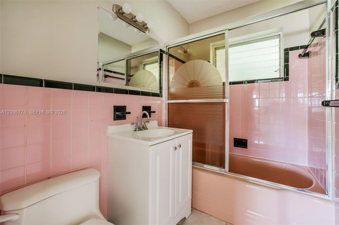 В аренду: $2,465 (2 спален, 2 ванн, 1344 Квадратных фут)
