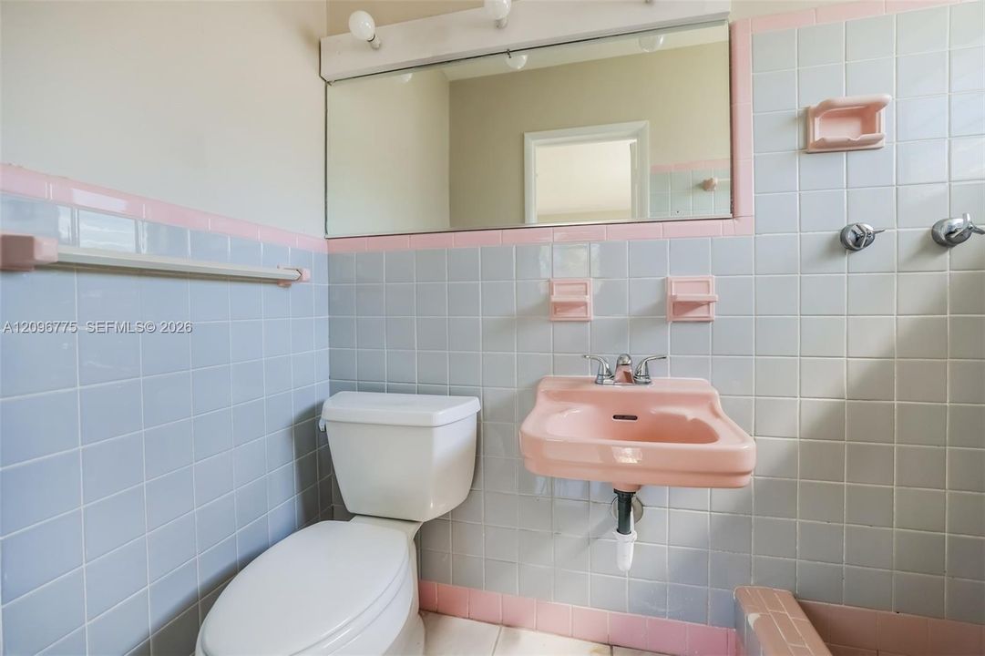 В аренду: $2,465 (2 спален, 2 ванн, 1344 Квадратных фут)