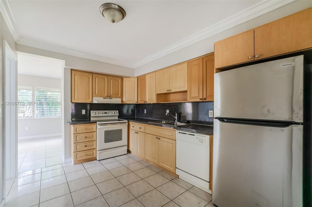В аренду: $2,465 (2 спален, 2 ванн, 1344 Квадратных фут)