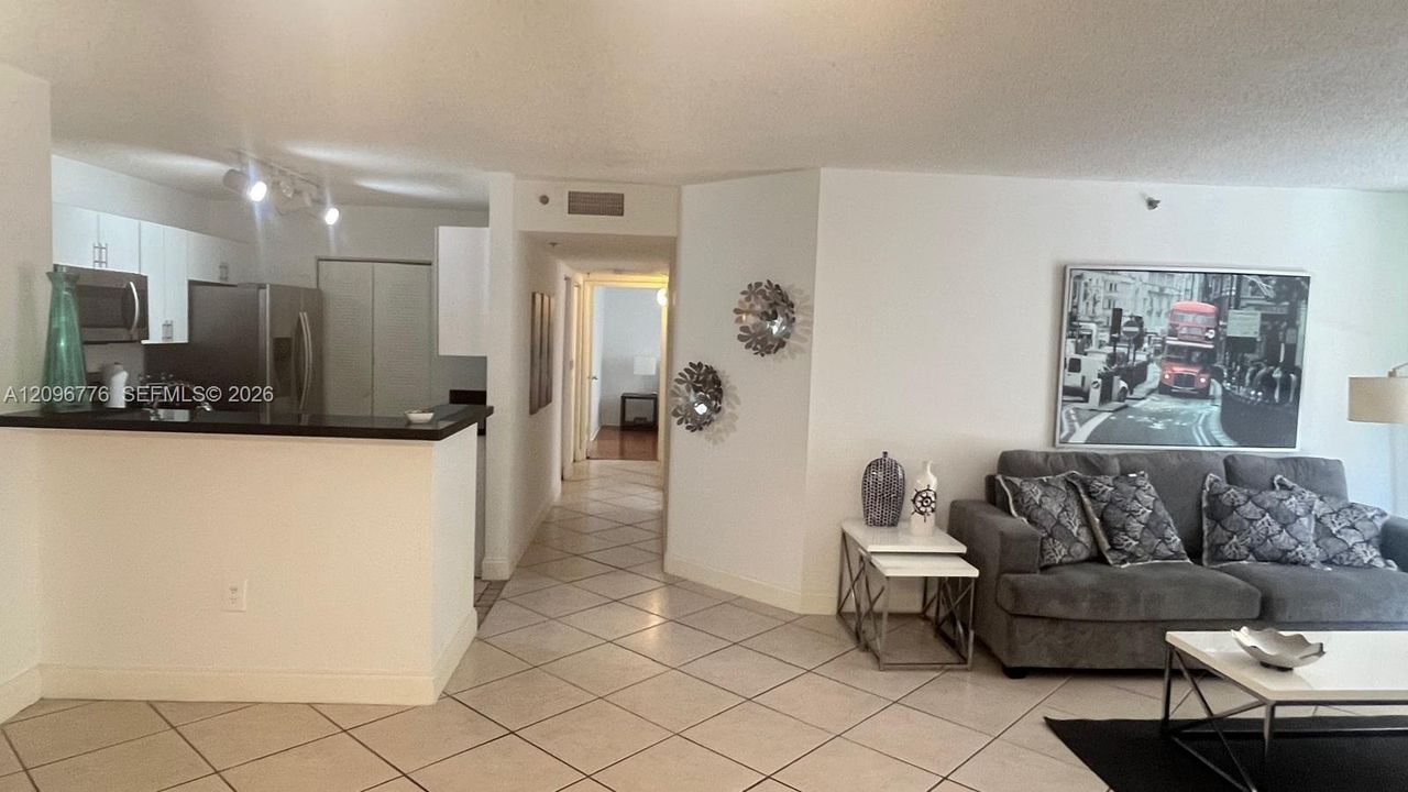 En Renta: $2,975 (2 camas, 2 baños, 1180 Pies cuadrados)