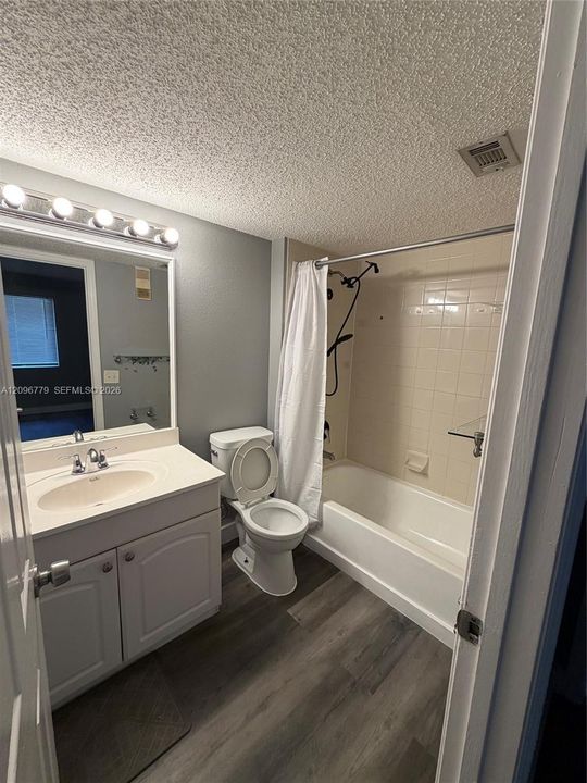 В аренду: $1,900 (2 спален, 1 ванн, 1035 Квадратных фут)