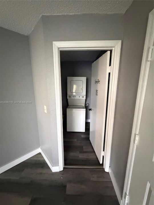 В аренду: $1,900 (2 спален, 1 ванн, 1035 Квадратных фут)