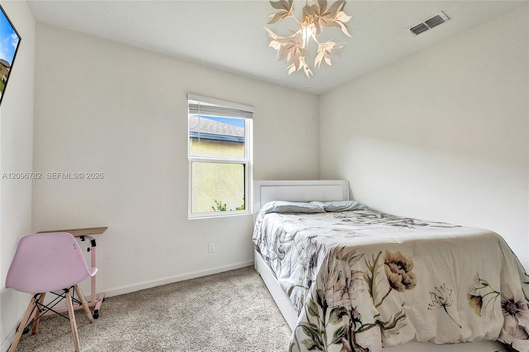 En Venta: $359,900 (4 camas, 2 baños, 1867 Pies cuadrados)