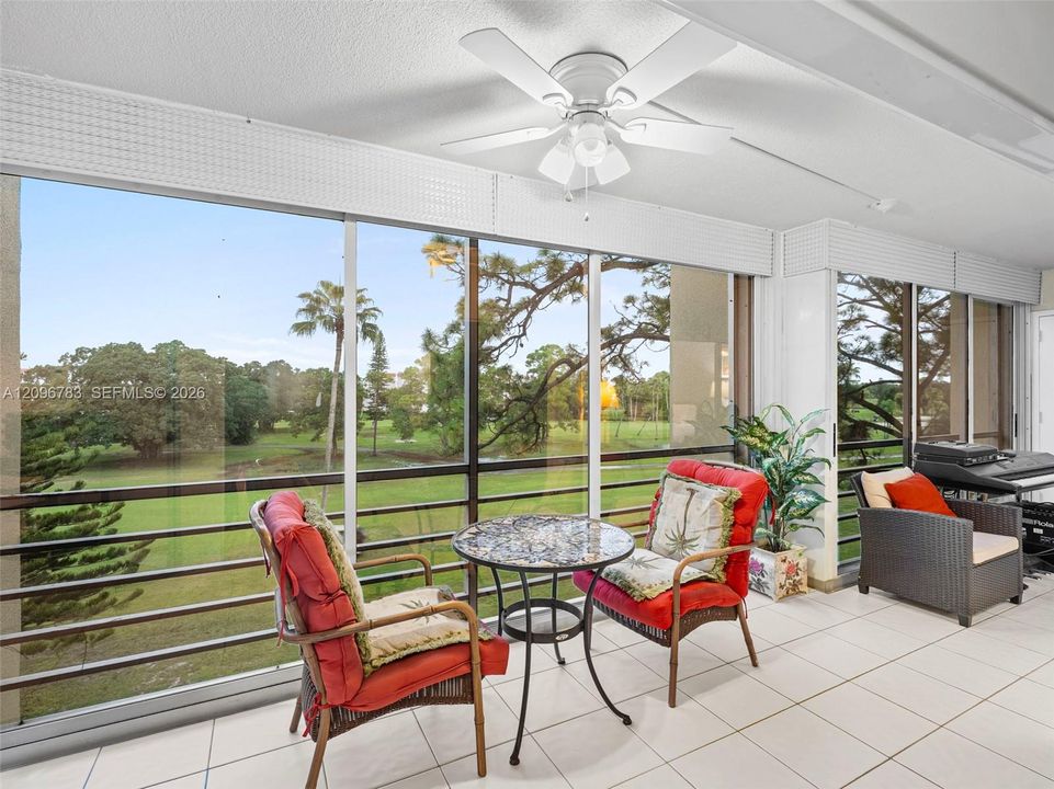 For Sale: $179,999 (2 beds, 2 baths, 1090 Square Feet)