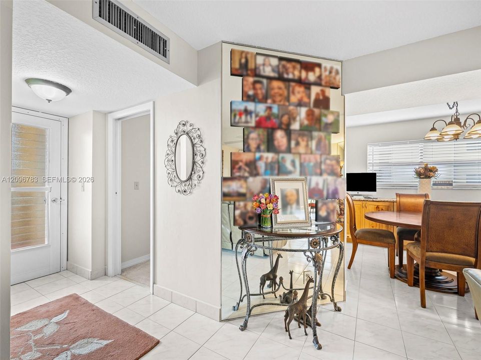 For Sale: $179,999 (2 beds, 2 baths, 1090 Square Feet)