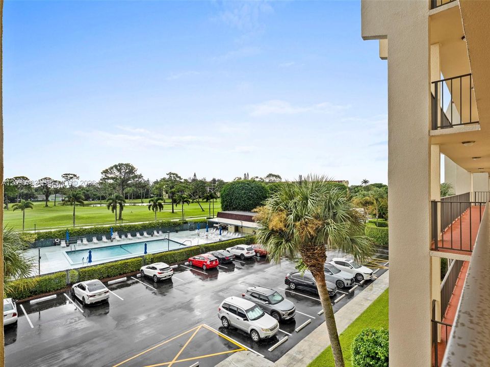 For Sale: $179,999 (2 beds, 2 baths, 1090 Square Feet)