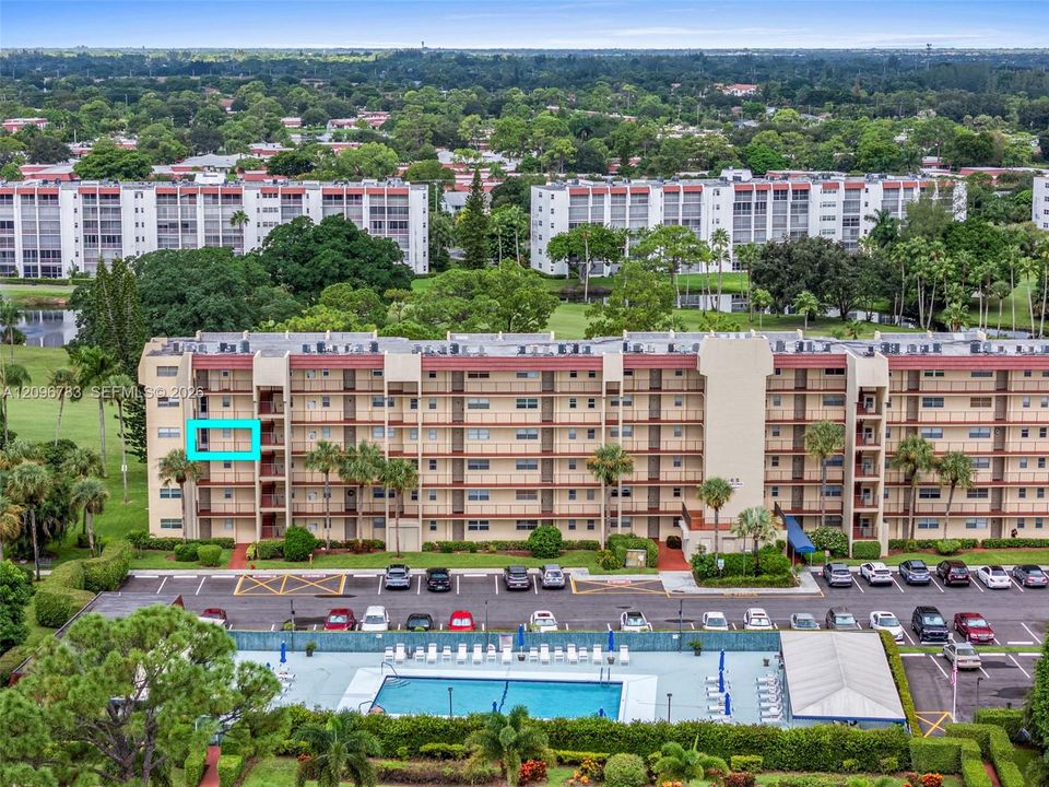 For Sale: $179,999 (2 beds, 2 baths, 1090 Square Feet)
