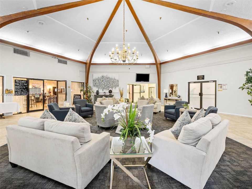For Sale: $179,999 (2 beds, 2 baths, 1090 Square Feet)