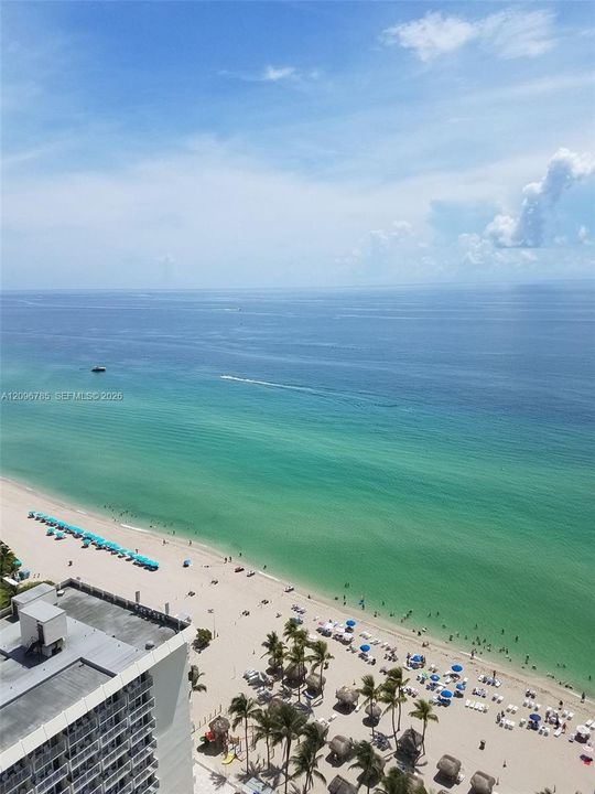 For Rent: $4,200 (1 beds, 1 baths, 1000 Square Feet)