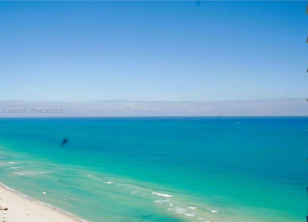 For Rent: $4,200 (1 beds, 1 baths, 1000 Square Feet)