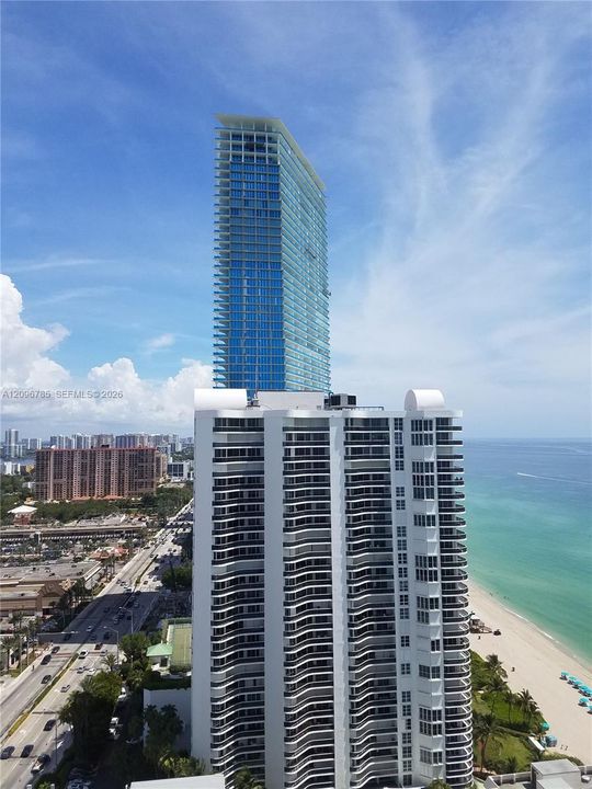 For Rent: $4,200 (1 beds, 1 baths, 1000 Square Feet)